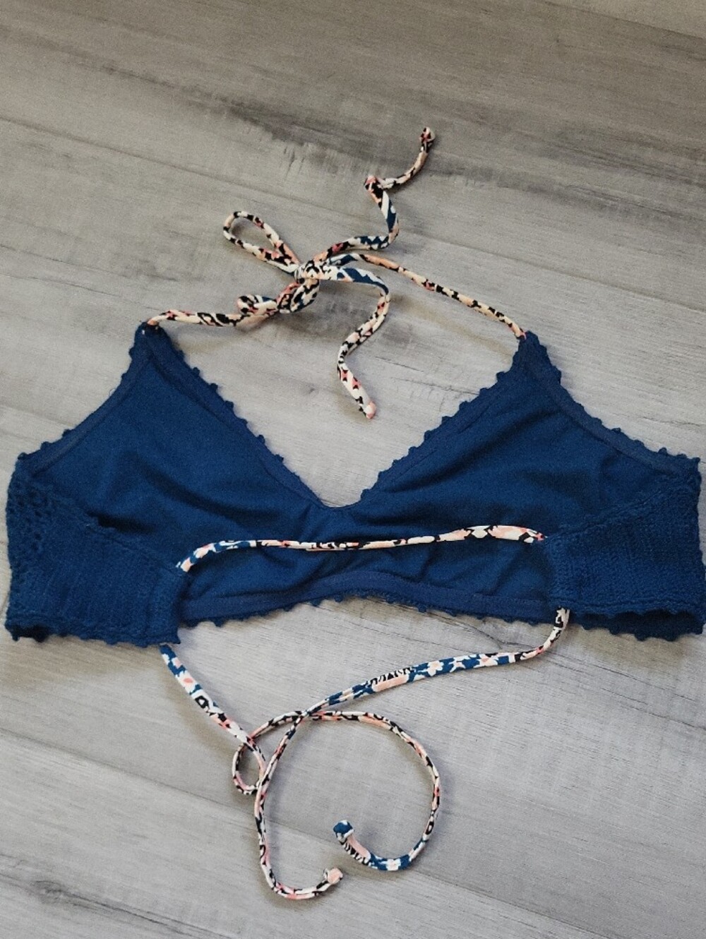 Xhilaration Navy Blue Crochet Bikini Top with Multicolor Tie Straps - Picture 4 of 5